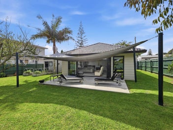 Hidden Depths & Orchard Charm