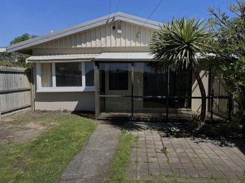 Image 1 of 7