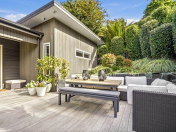 Coastal Location and Lifestyle - Westlake Zone