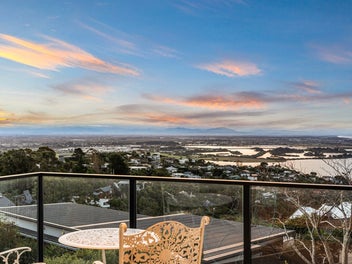 Style, Sophistication & Sea Views on Soleares