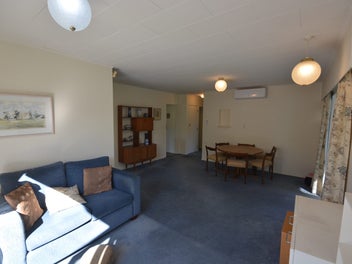 Smart Townhouse - Walk Everywhere !