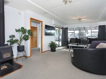 Family Entertainer - Superb Garage/Mancave