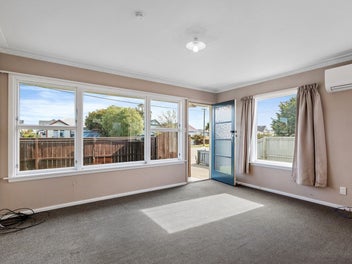 As is, where is - Tidy two-bedroom unit