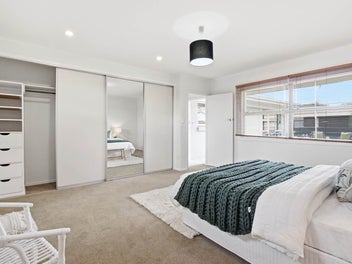 Single-Level Living, Timeless Location