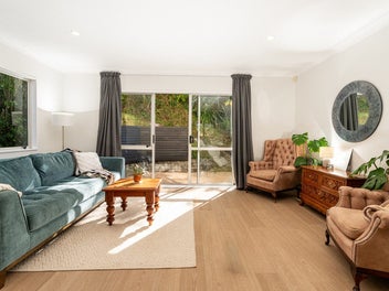 MODERN, AFFORDABLE, VIEWS & PRIVACY