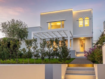 A Fully Reimagined Bluff Hill Residence