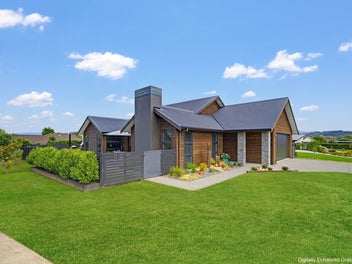 Award-Winning Coastal Sophistication on the Island