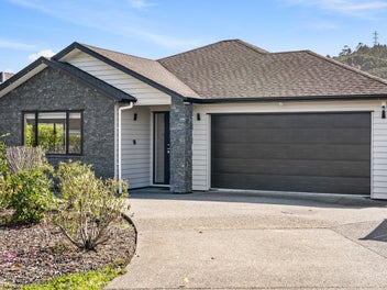 Timeless Style | A Sanctuary with Views and Space