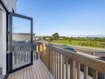 Close to everything in Birdwood Heights