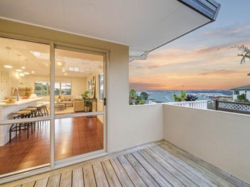 Private, Sunny Living in a Quiet Cul De Sac