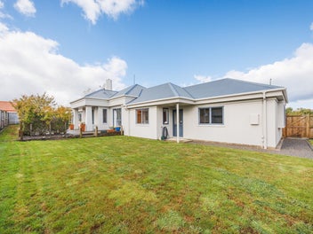 Family Living With Space & Park-Side Lifestyle