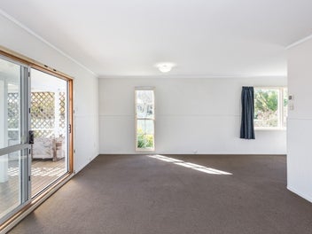 Central, sunny and ready for you!