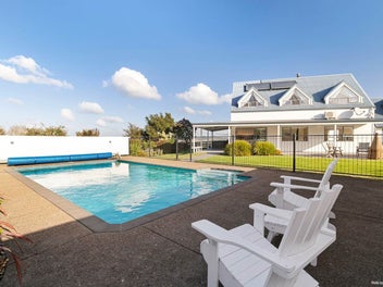 Lifestyle with Sleepout, Pool, Land & Shedding