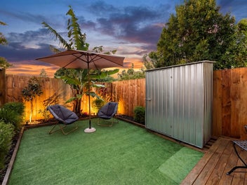 FREEHOLD, NO BC PLUS CARPARK!