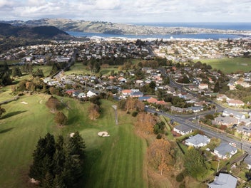 For golf lovers and opportunity seekers