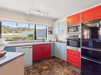 Relocating vendor, a golden opportunity for buyers