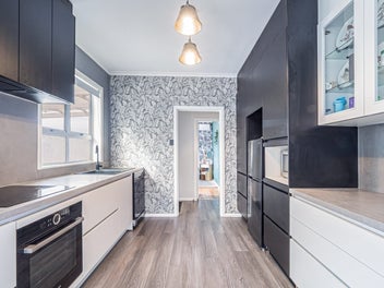 Charming Home - Close to Town