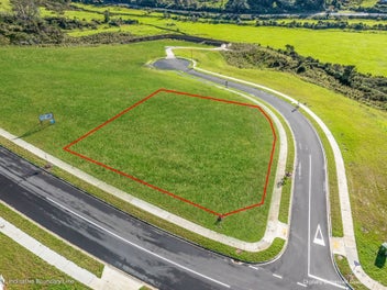 Big Skies & Coastal Outlook on Waitoko