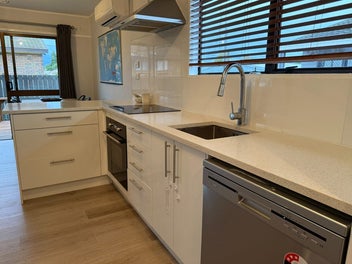 Renovated 3-Bed: Secure, Fenced with Huge Parking