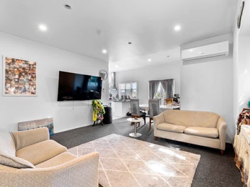 Home & Possible Income Immediate Returns!