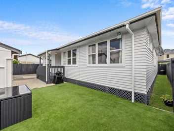 Buy Smart: Freehold & Solid!