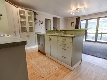 Flexible Living with a View to Match