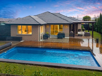 Now Priced - Poolside on Platform!