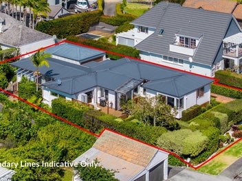 Contemporary coastal living