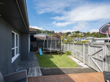 Spacious Family Retreat with City Convenience