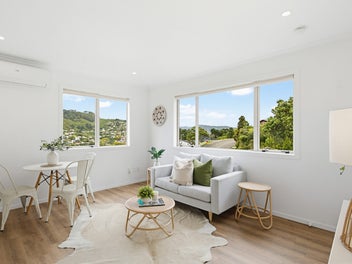 SUN AND VIEWS IN CROFTON DOWNS