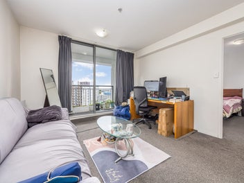 Bid Fast, Pack Faster