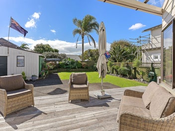 FREE COFFEE TRUCK SUNDAY 1230