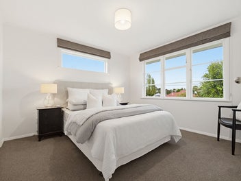 3 Bedroom Freehold Beauty in Quiet Neighborhood!