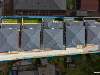 Freehold, Free Standing - The complete package