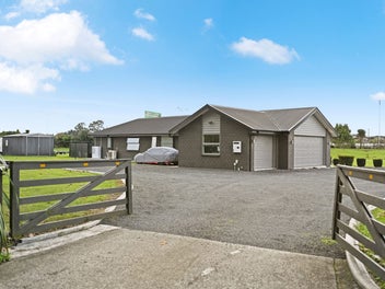 Private Lifestyle Living In The Heart Of Tamahere
