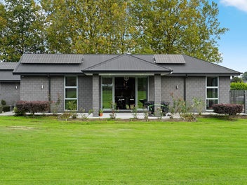 Private Lifestyle Living In The Heart Of Tamahere