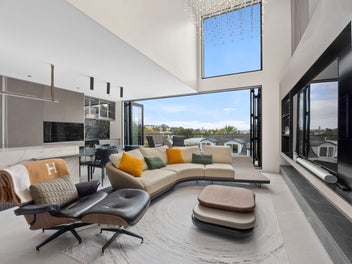 Modern Remuera Masterpiece with Iconic Views