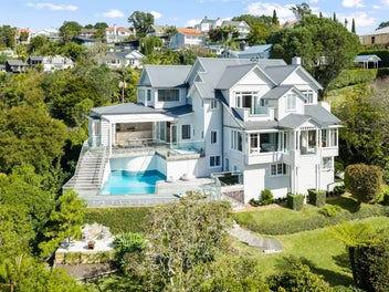 A Masterpiece of Style and Seaviews