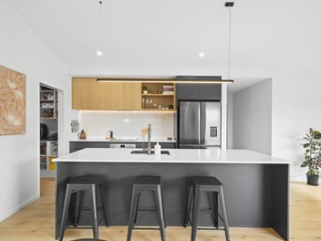 Lush Living in Lincoln