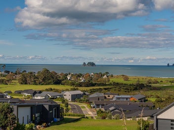 EASY BUILD. MILLION DOLLAR VIEWS. 1001M2.