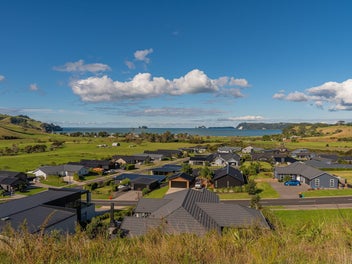 1385m2 SECTION OVERLOOKING SIMPSON'S BEACH