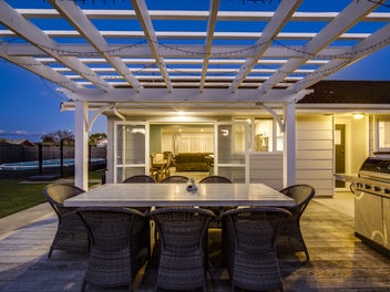 Extensively Renovated Entertainer's Dream