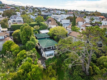 Location Location Location - PARK VIEWS & 1234sqm