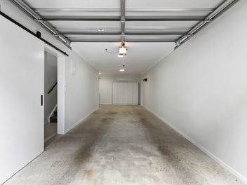 Walk to the shops in Central Birkenhead & Garaging