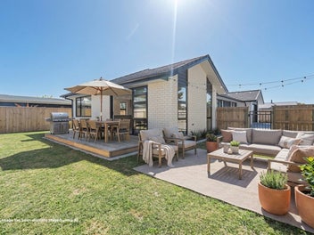 Brand new, modern lock and leave living