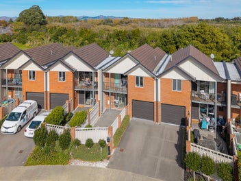 Lock-and-leave living with space