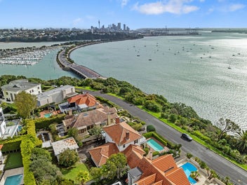 Prestige and Panoramic Views on Paritai