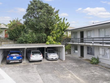Vendor meets market - priced to sell!
