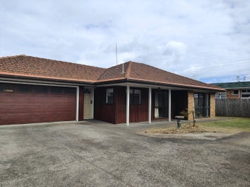 Image 1 of 8
