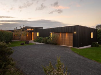 Mangapiko House - Architectural Rhythm, Rural Calm
